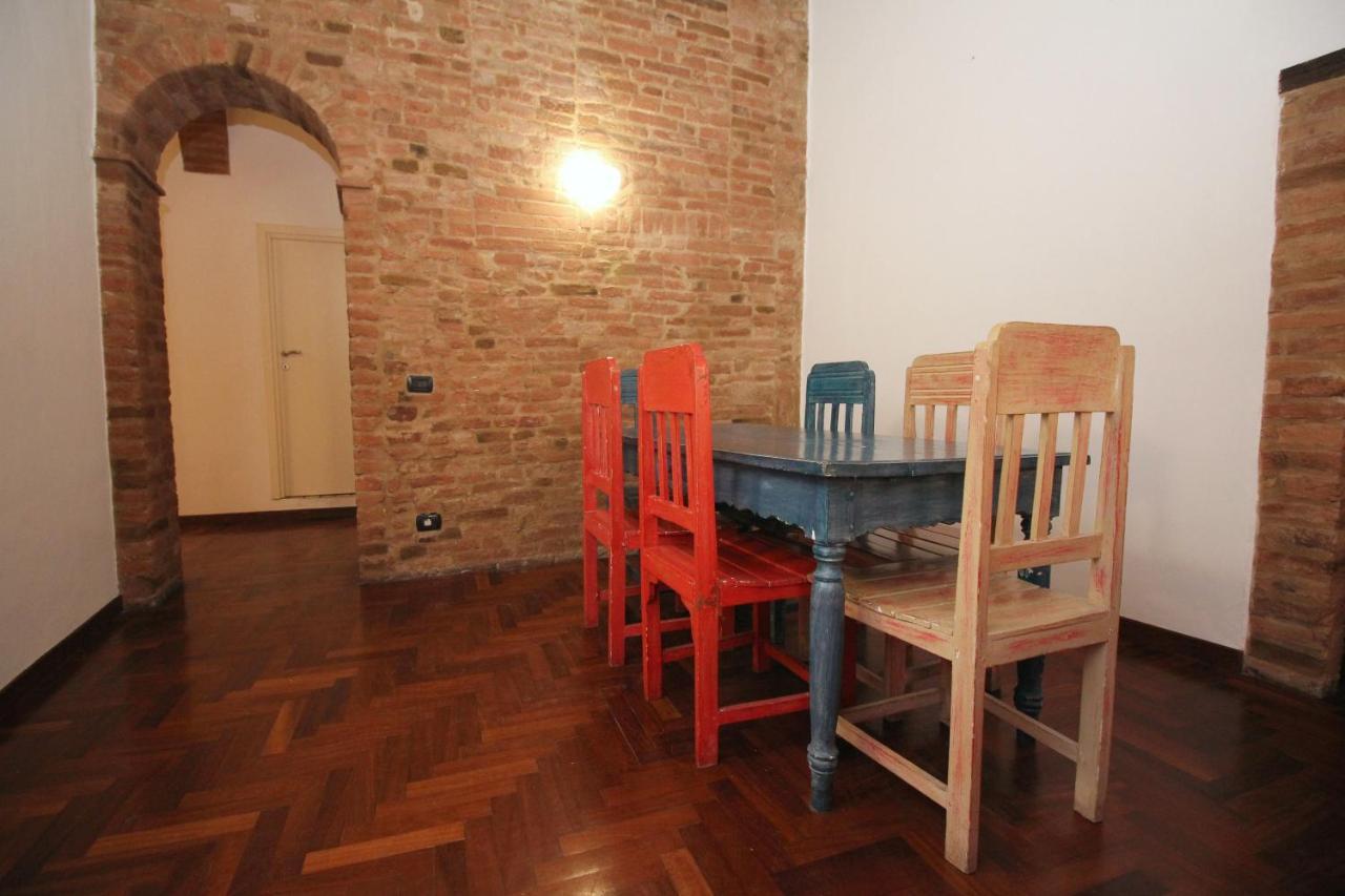 سيينا Logge Del Papa Apartment المظهر الخارجي الصورة